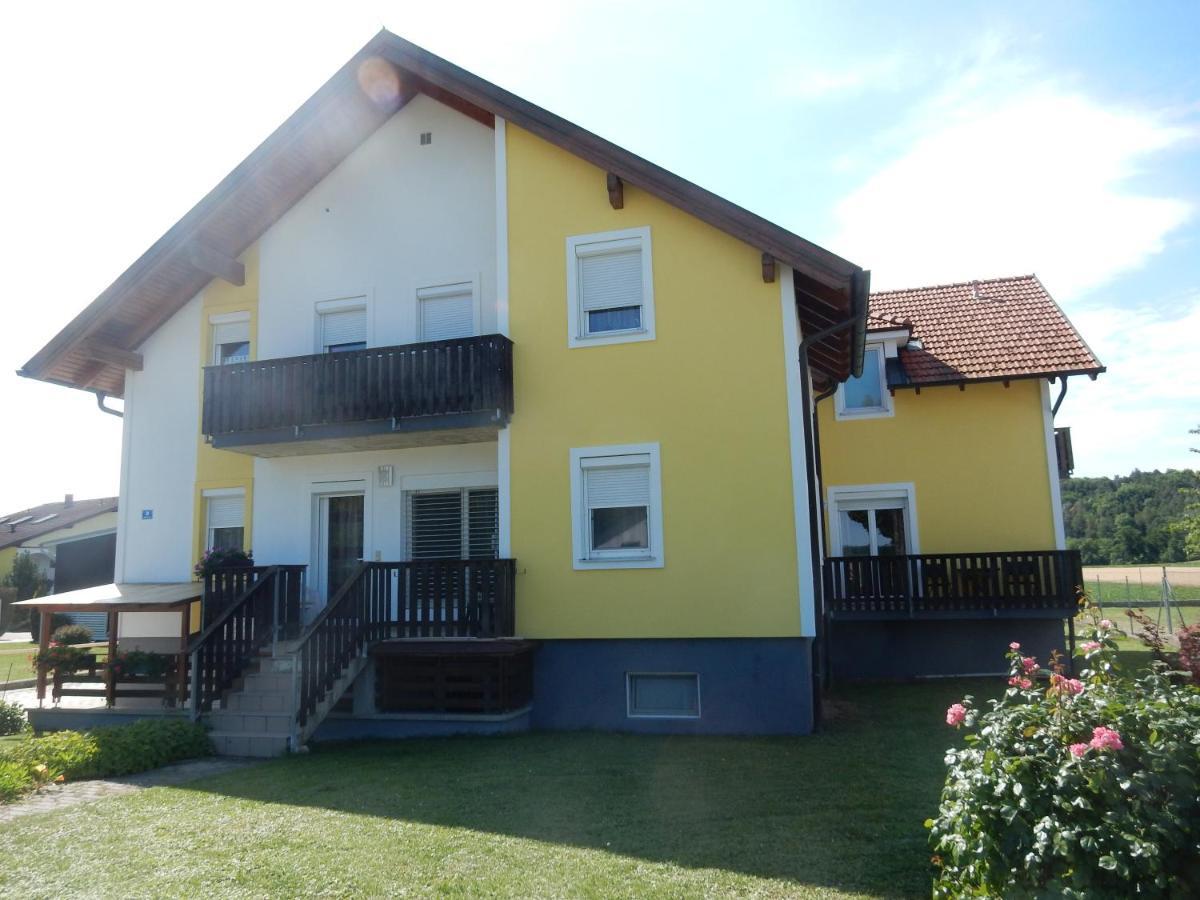 Appartement Huber Луцмансбург Екстериор снимка